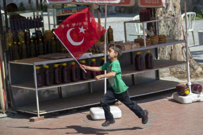 “MERSİNLİLER EVDE, 23 NİSAN COŞKUSU HER YERDE”