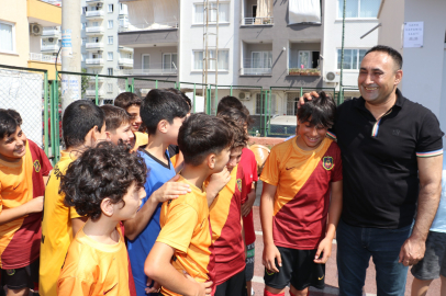 MAHALLE ZİYARETLERİNDE BAŞKAN YILMAZ’A ÇOCUKLARDAN YOĞUN İLGİ